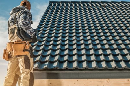 tile-roofing-worker.jpg